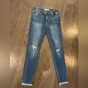 Hidden skinny distressed jeans